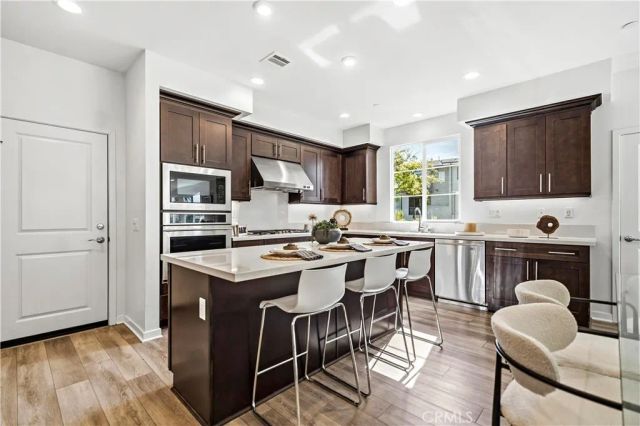 608 Cultivate, Irvine, CA 92618