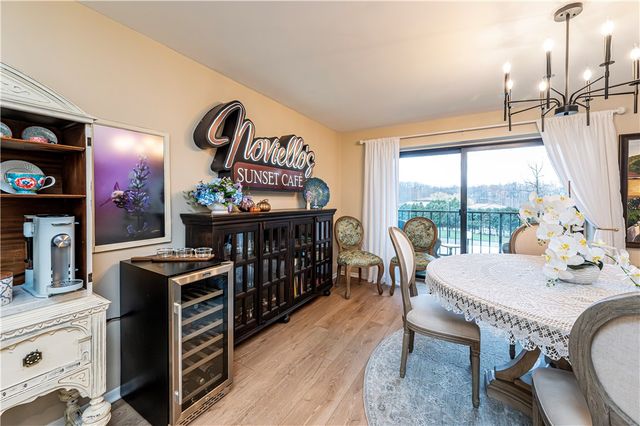 3 Alta Vita Dr 205, Hempfield Twp, PA 15601