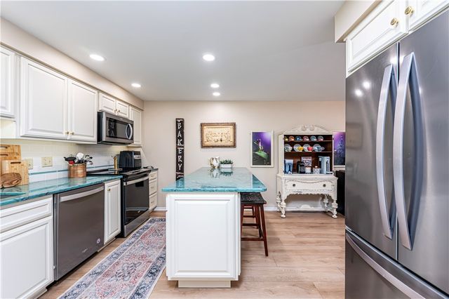 3 Alta Vita Dr 205, Hempfield Twp, PA 15601