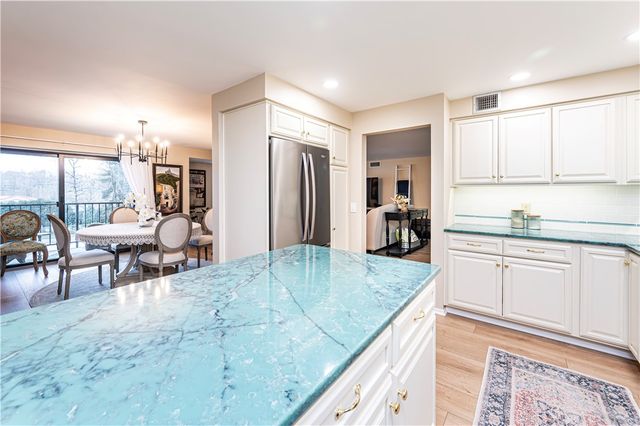 3 Alta Vita Dr 205, Hempfield Twp, PA 15601