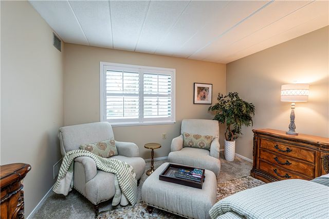 3 Alta Vita Dr 205, Hempfield Twp, PA 15601