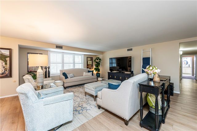 3 Alta Vita Dr 205, Hempfield Twp, PA 15601