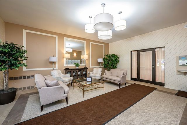 3 Alta Vita Dr 205, Hempfield Twp, PA 15601