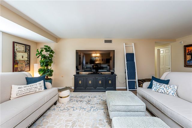 3 Alta Vita Dr 205, Hempfield Twp, PA 15601