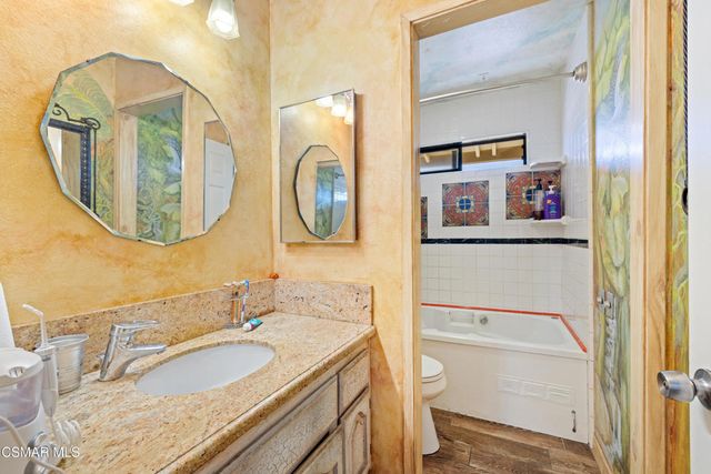 28831 Oakpath Drive 44, Agoura Hills, CA 91301