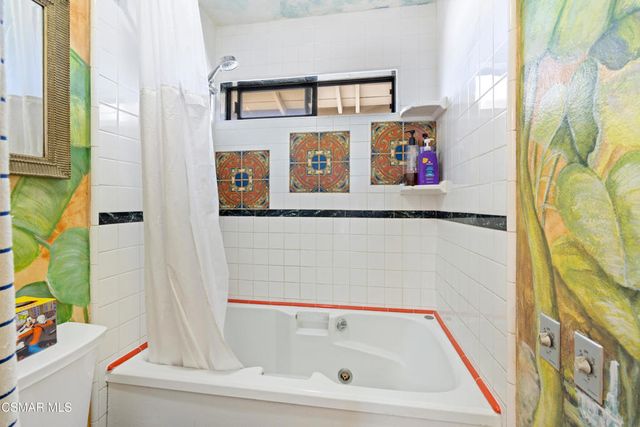 28831 Oakpath Drive 44, Agoura Hills, CA 91301