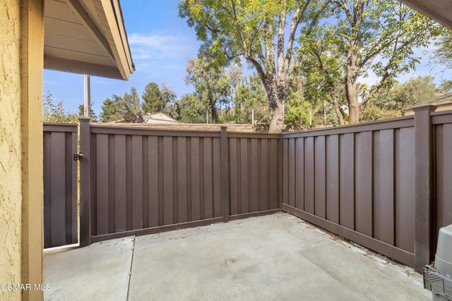 28831 Oakpath Drive 44, Agoura Hills, CA 91301