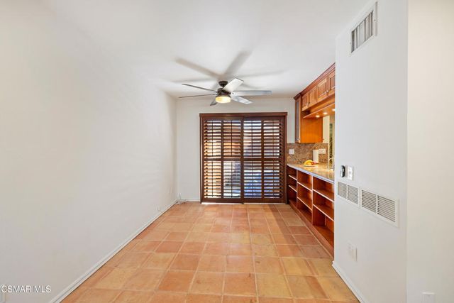 28831 Oakpath Drive 44, Agoura Hills, CA 91301