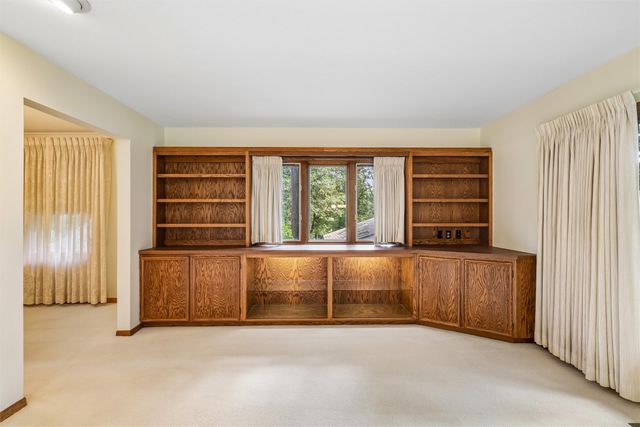 648 56th Street, Des Moines, IA 50312