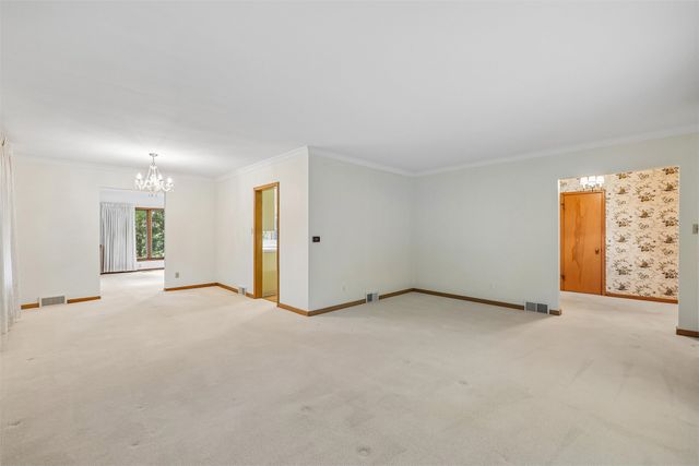 648 56th Street, Des Moines, IA 50312