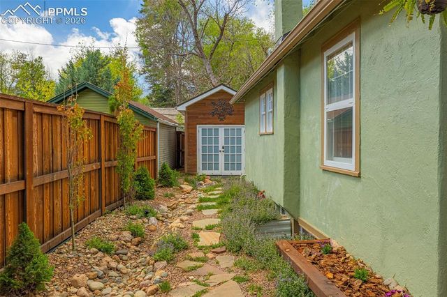 10 Wolfe Avenue, Colorado Springs, CO 80905