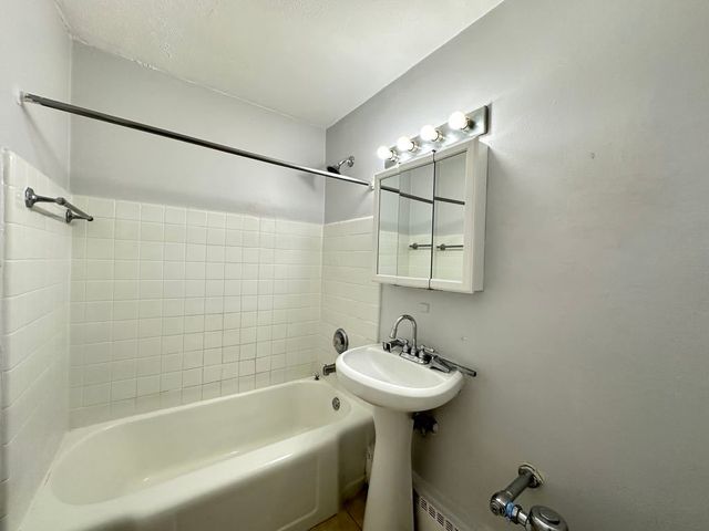 7333 N Ridge Boulevard 510, Chicago, IL 60645