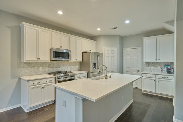 87 Benedict Canyon Loop, The Woodlands, TX 77382
