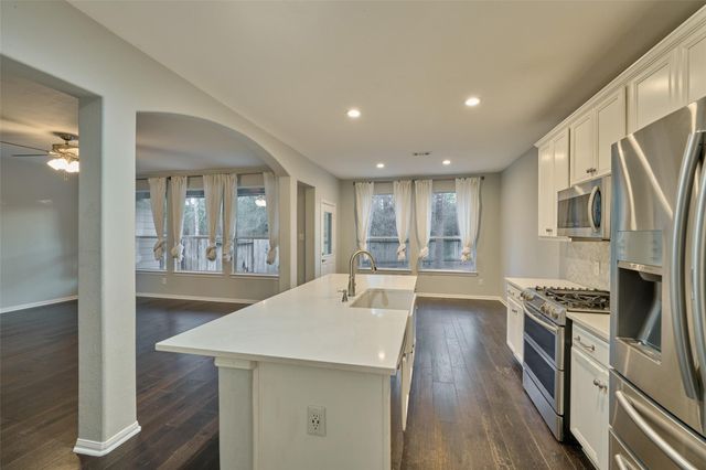 87 Benedict Canyon Loop, The Woodlands, TX 77382