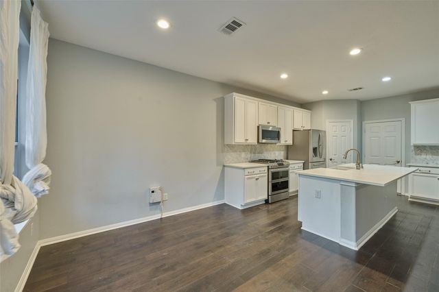87 Benedict Canyon Loop, The Woodlands, TX 77382