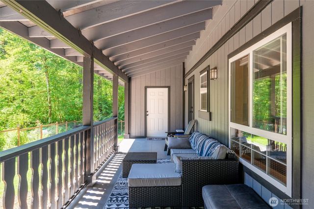 7533 Canyon View Drive, Deming, WA 98244