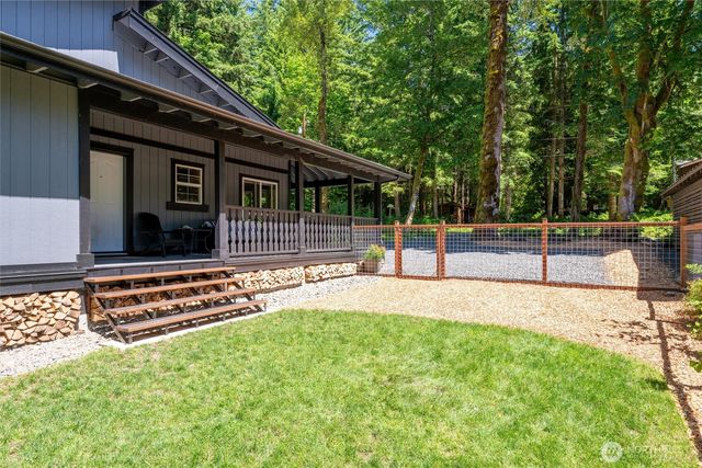 7533 Canyon View Drive, Deming, WA 98244