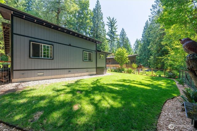 7533 Canyon View Drive, Deming, WA 98244