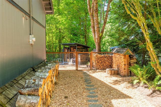 7533 Canyon View Drive, Deming, WA 98244