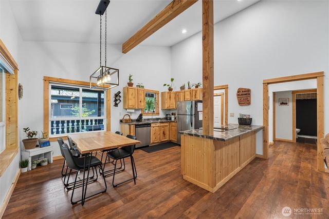 7533 Canyon View Drive, Deming, WA 98244