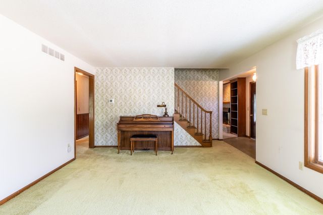 5422 Joyce Avenue, Fort Wayne, IN 46818