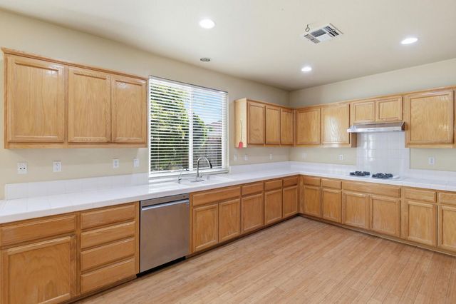 2140 Gibralter Ct, Tracy, CA 95377