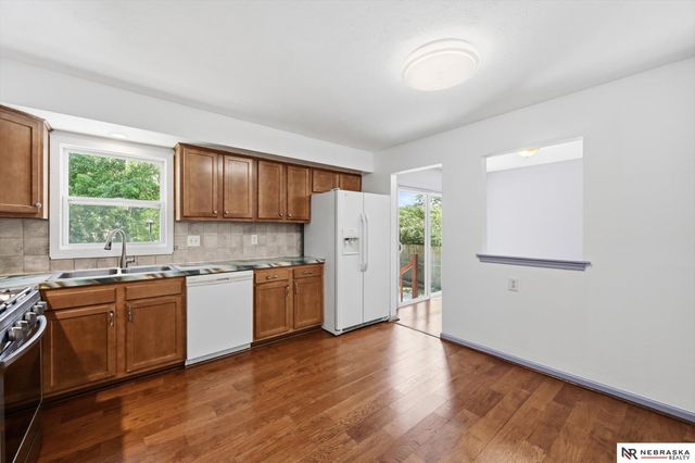 4417 N 94 Street, Omaha, NE 68134