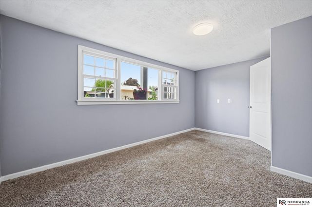 4417 N 94 Street, Omaha, NE 68134