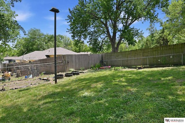4417 N 94 Street, Omaha, NE 68134