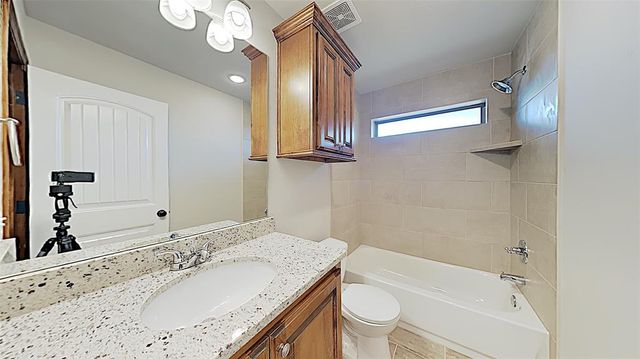 404 Charles Court, Yukon, OK 73099