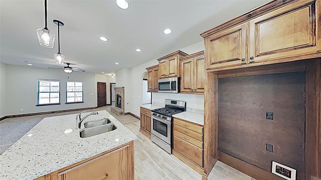 404 Charles Court, Yukon, OK 73099