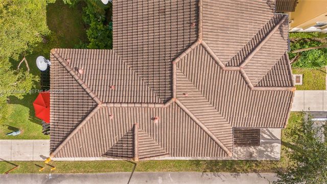 9239 SW 227th St 1, Cutler Bay, FL 33190