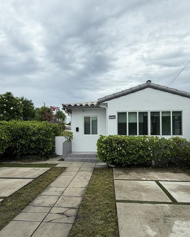 1830 Garfield Street, Hollywood, FL 33020