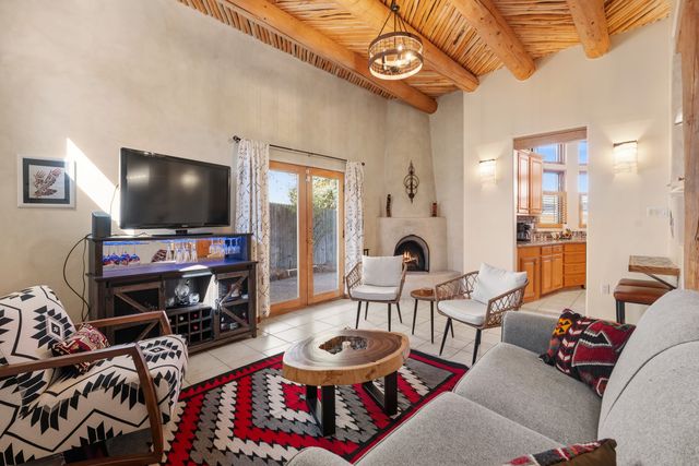 3208 Nizhoni Drive, Santa Fe, NM 87507