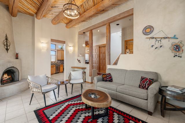 3208 Nizhoni Drive, Santa Fe, NM 87507