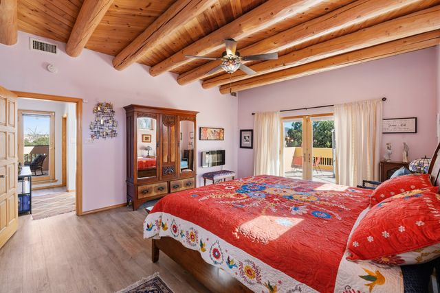 3208 Nizhoni Drive, Santa Fe, NM 87507