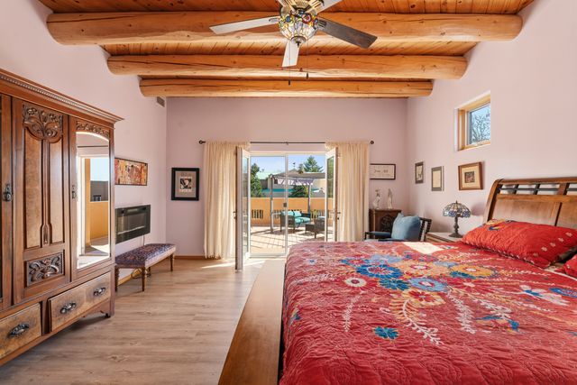 3208 Nizhoni Drive, Santa Fe, NM 87507