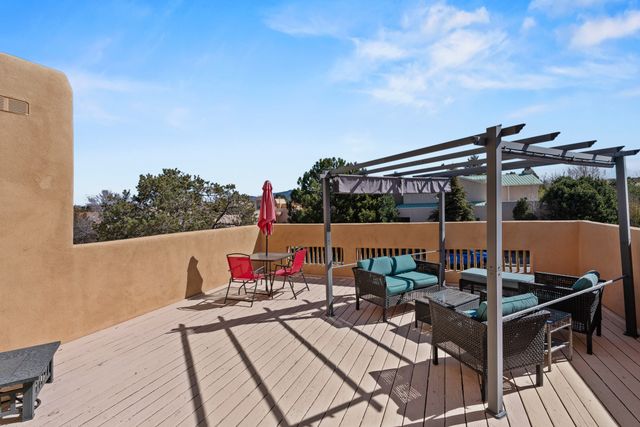 3208 Nizhoni Drive, Santa Fe, NM 87507
