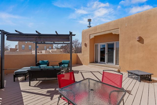 3208 Nizhoni Drive, Santa Fe, NM 87507
