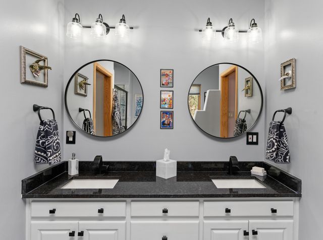 3208 Nizhoni Drive, Santa Fe, NM 87507