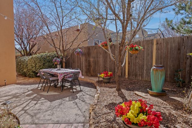 3208 Nizhoni Drive, Santa Fe, NM 87507