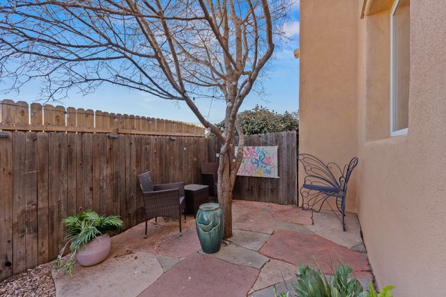 3208 Nizhoni Drive, Santa Fe, NM 87507