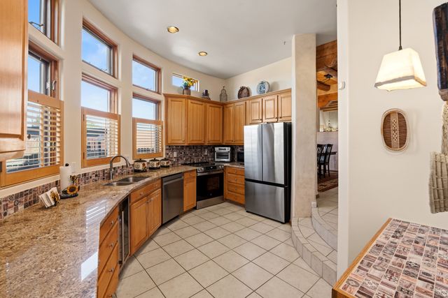 3208 Nizhoni Drive, Santa Fe, NM 87507