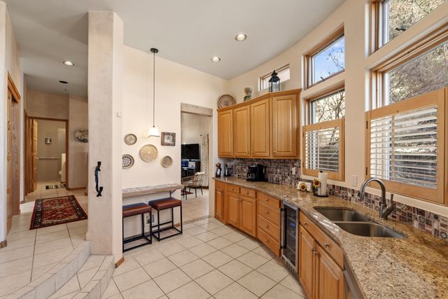 3208 Nizhoni Drive, Santa Fe, NM 87507