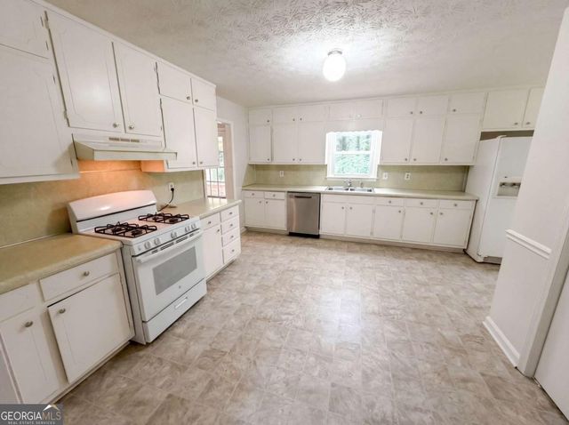 4402 N Shore Lane, Norcross, GA 30093