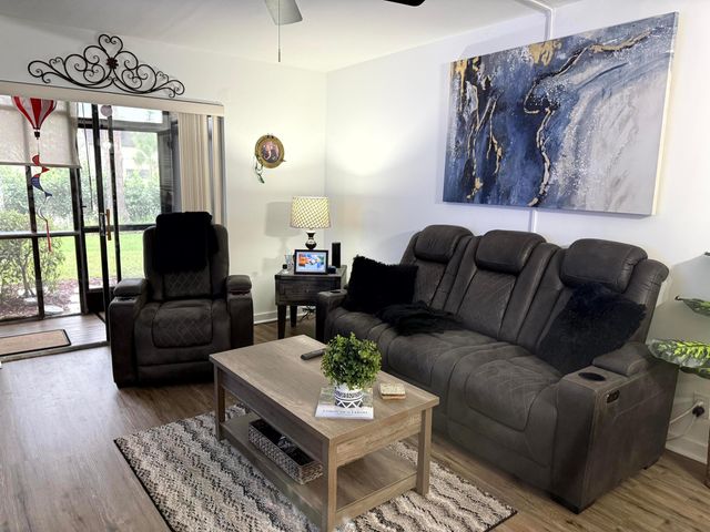 7190 Golf Colony Court 105, Lake Worth, FL 33467