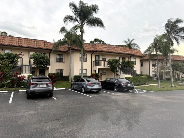 7190 Golf Colony Court 105, Lake Worth, FL 33467