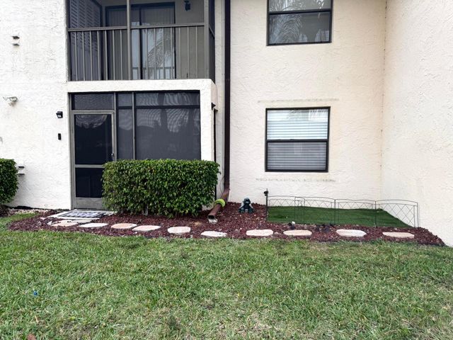 7190 Golf Colony Court 105, Lake Worth, FL 33467