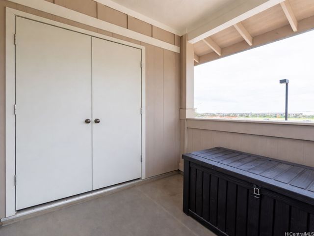 91-1011 Kamaaha Avenue 402, Kapolei, HI 96707