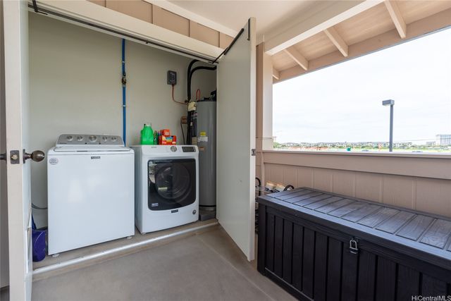 91-1011 Kamaaha Avenue 402, Kapolei, HI 96707